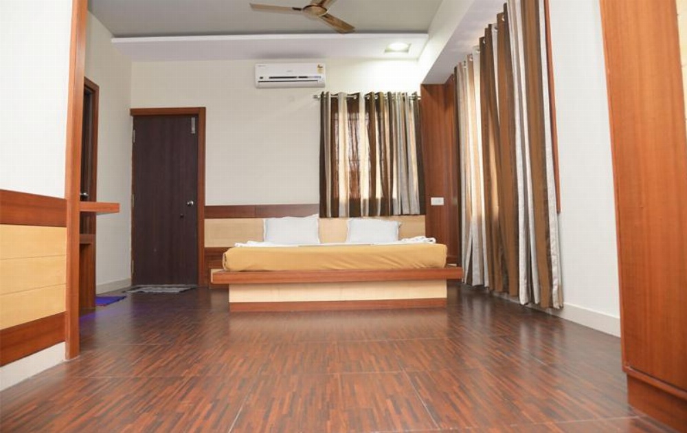 Room image 3